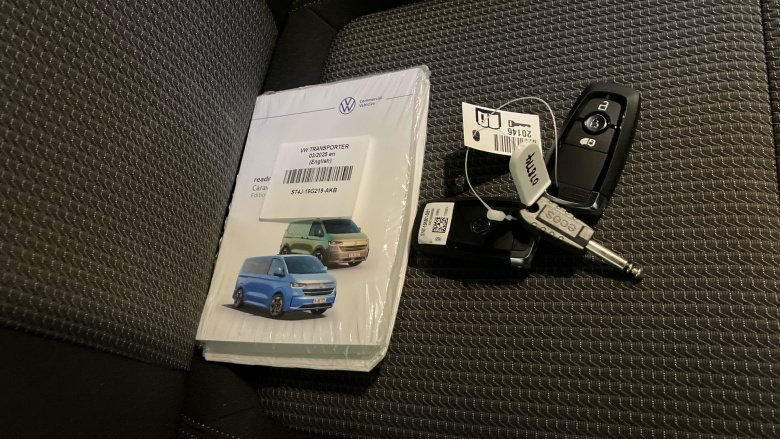 Volkswagen Transporter T32 Swb Electric 160kW 65kWh Commerce Pro Van Auto